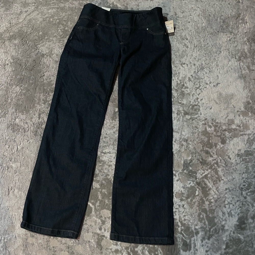 Classic Dark Blue Straight Leg Women's Jeans. NWT.